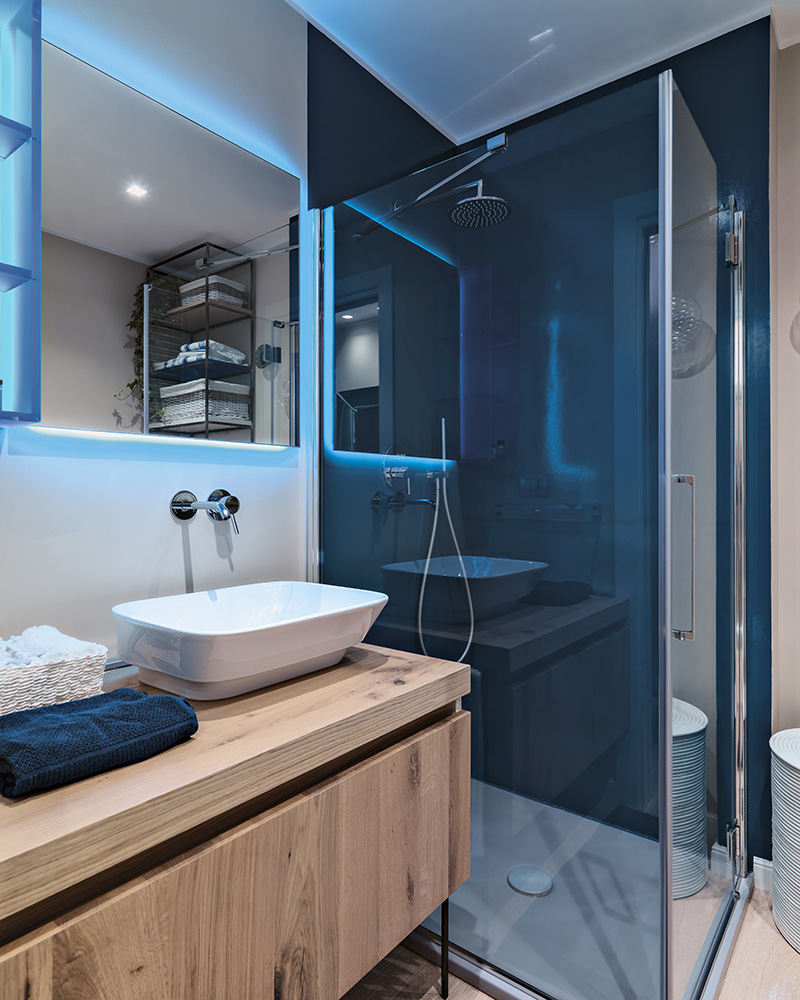 interior view of a modern bathroom Moderne Badezimmerinstallationen in Tirol